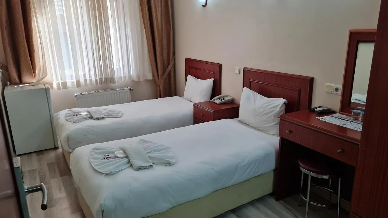 Emos Hotel Istanbul 3*,