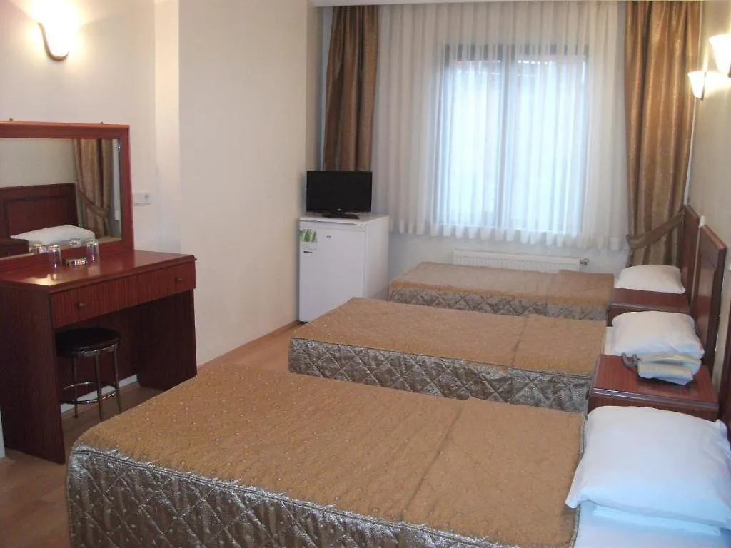 Emos Hotel Istanbul 3*,