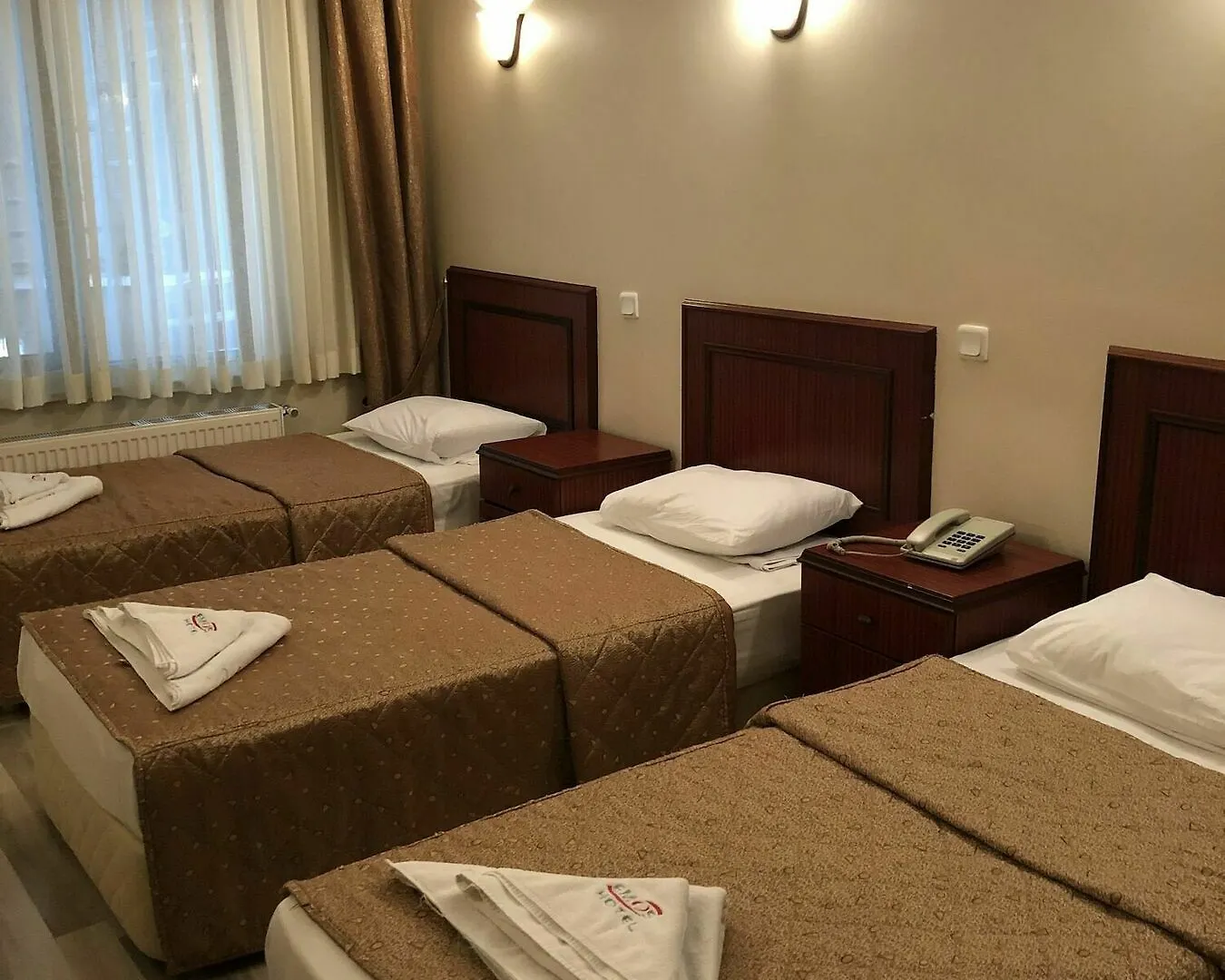 Emos Hotel 伊斯坦布尔 3*,